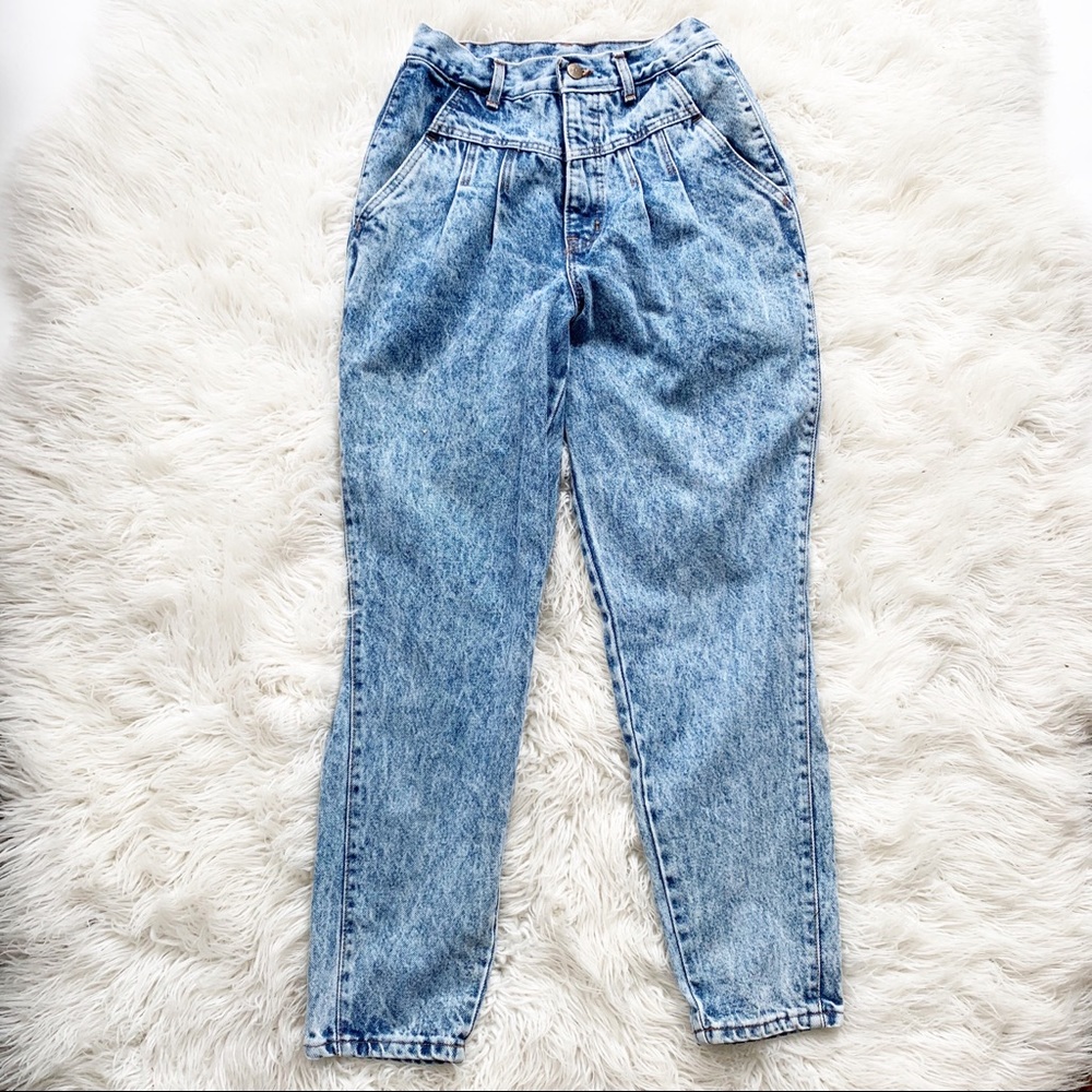 80-90’s Vintage Chic High Rise Acid Wash Mom Jeans - Picture 2 of 6